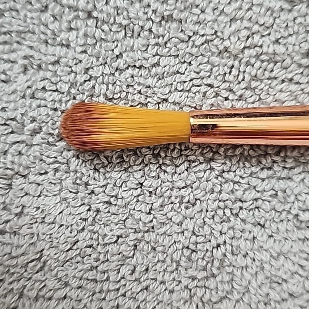NWOT Sigma Pounted Crease Brush. E48